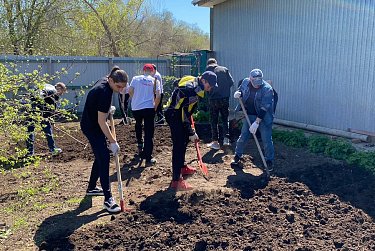 «Тимуровцы» помогли ветерану